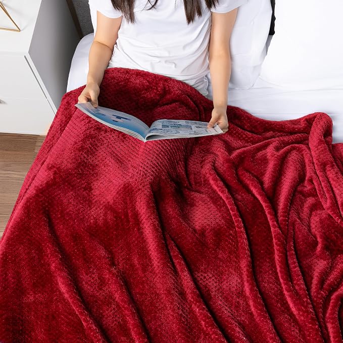 PAVILIA Dark Red Fleece Throw Blanket for Couch Sofa Bed, Soft Fuzzy Waffle Jacquard Microfiber, Warm Lightweight Fade-Resistant Decorative All Season Throw, 50x60