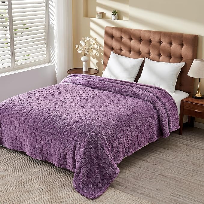 FY FIBER HOUSE Throw Blankets with Heart Checkered,Soft Warm Blankets for Lover Mom Father Gifts,Washable Lightweight Fuzzy Blanket for Couch Sofa Bed Office All Season(Lavender,90"x90")