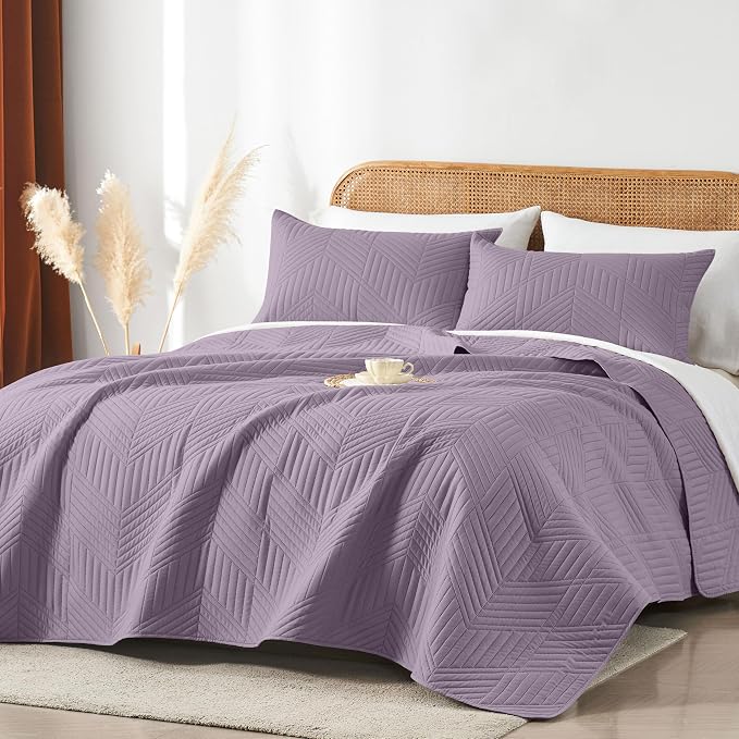 Davulos Full/Queen Quilt Set in Grayish Purple,Soft Reversible Microfiber Bedspread for All-Season Use,Lightweight Coverlet with Modern Geometric Pattern (1 Quilt, 2 Pillow Shams)