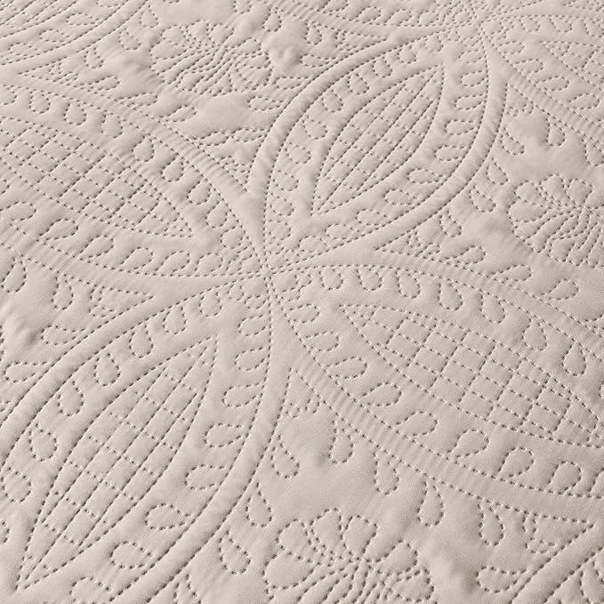 akkialla Taupe Full/Queen Quilt Set, Ultrasonic Lightweight Bedspread Coverlet for Modern Minimalist Bedroom, Soft Microfiber Coin Pattern Bedding, 3-Piece (1 Quilt, 2 Pillow Shams) | Breathable fabric