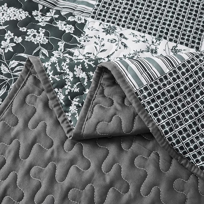 Mybedsoul Boho Quilt King Size, Patchwork Bedding Set, Black Grey | Soft Lightweight Microfiber Floral Coverlet Set, 3 Pieces Plaid Reversible Bedspread, Bed Sets for All Seasons 90"x110"