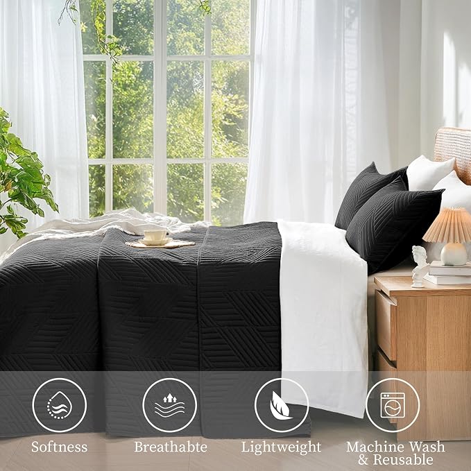 Davulos Black Queen Quilt Set,3-Piece Lightweight Reversible Bedspread Coverlet,Soft Microfiber,All Season Bedding with Modern Geometric Pattern (1 Quilt,2 Pillow Shams)