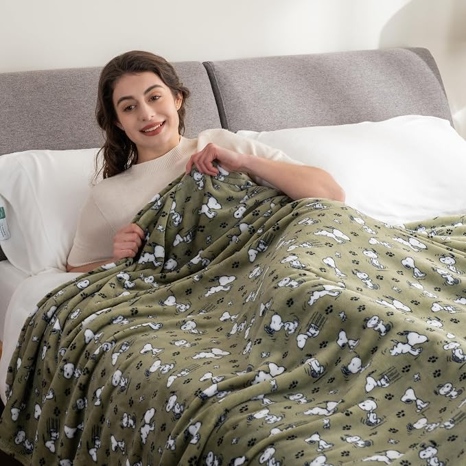 Berkshire Blanket Peanuts® VelvetLoft® Cute Character Snoopy Plush Blanket,Loden Green,Full/Queen 90 in x 90 in (Official Peanuts® Product)