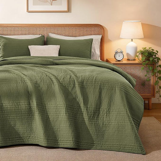 Love's cabin Queen Size Cotton Quilt Set, 100% Cotton Fabric Striped Textured Coverlet with Crinkled Look, Lightweight Quilted Bedspread for All Season, Includes 2 Pillow Shams, Olive Green