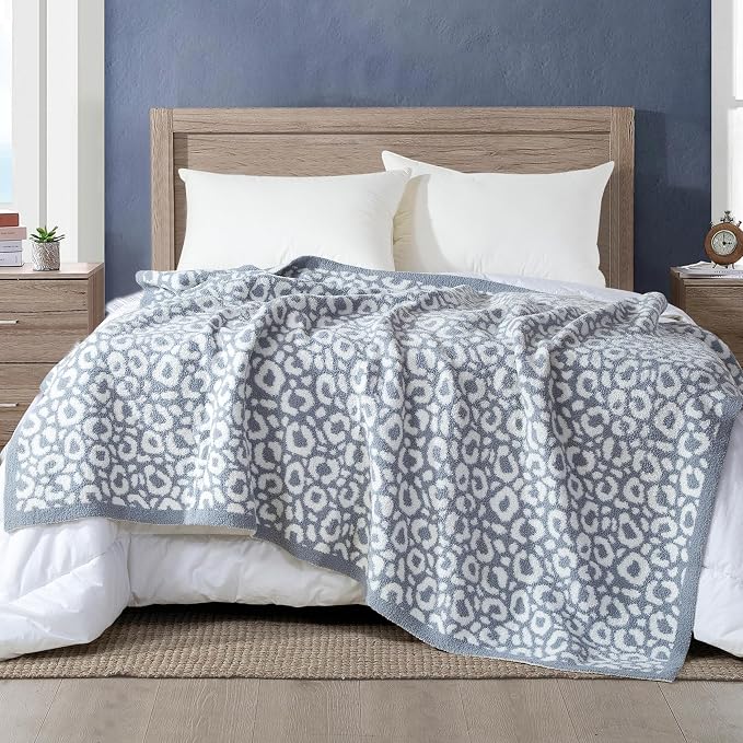 Elegant Comfort Premium Animal Print Leopard Reversible Throw Blanket - Ultra Soft and Lightweight, Luxury Knitted Breathable Fleece for Couch, Bed, Sofa- Warm Velvet Fluffy Throw, 50 x 70 Inch, Gray