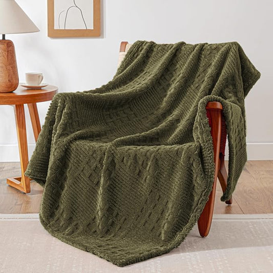 EXQ Home Fleece Throw Blanket for Couch or Bed - 3D Waffle Patchwork Pattern Jacquard Decorative Blankets - Cozy Soft Lightweight Fuzzy Flannel Blanket Suitable for All Seasons(50"×60", Moss Green)