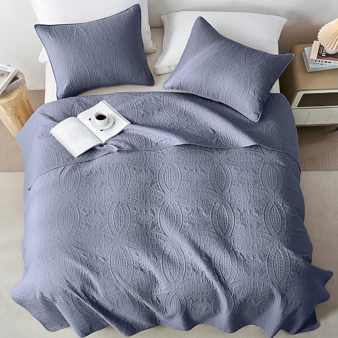akkialla 118"x106" Bluish Grey California King Quilt Set, Oversized Floor-Length Bedspread, Modern Coin Pattern Microfiber Coverlet, 3-Piece All Season Bedding with 2 Pillow Shams