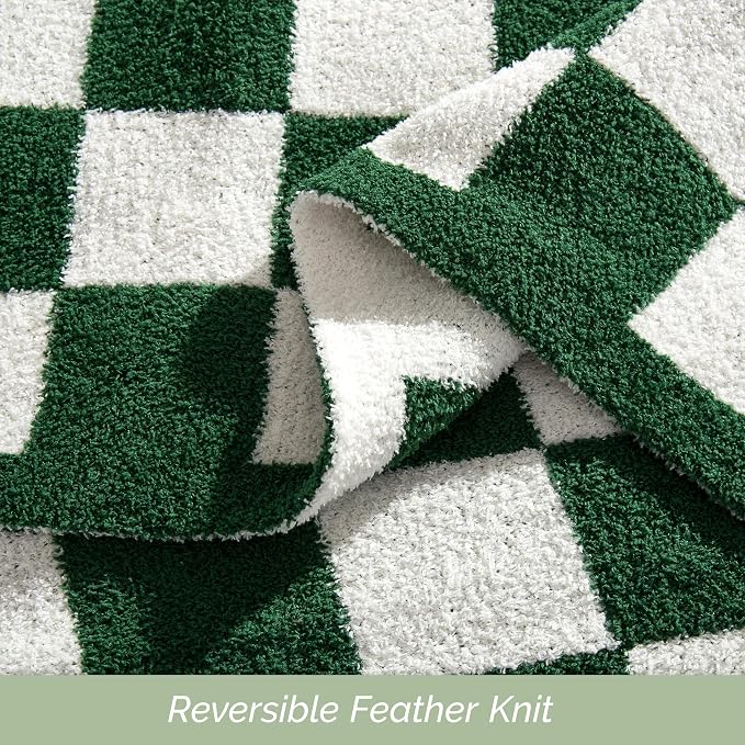Elegant Comfort Premium Checkered Reversible Throw Blanket - Ultra Soft and Lightweight, Luxury Knitted Breathable Fleece for Couch, Bed, Sofa - Warm Velvet Fluffy Throw, 50 x 70 Inch, Hunter Green