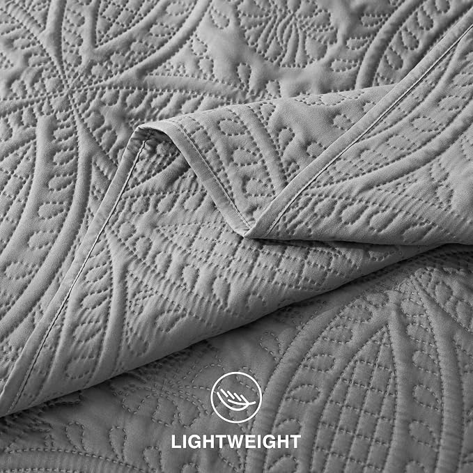 Love's cabin King Quilt Set Grey, Bed in a Bag King Size Bedding 7 Pieces, Ultrasonic Embossed Coin Pattern Comforter, Lightweight Bedspreads for All Seasons Quilt with Sheets, Pillowcases & Shams