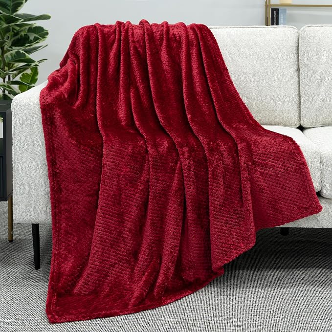 PAVILIA Dark Red Fleece Throw Blanket for Couch Sofa Bed, Soft Fuzzy Waffle Jacquard Microfiber, Warm Lightweight Fade-Resistant Decorative All Season Throw, 50x60